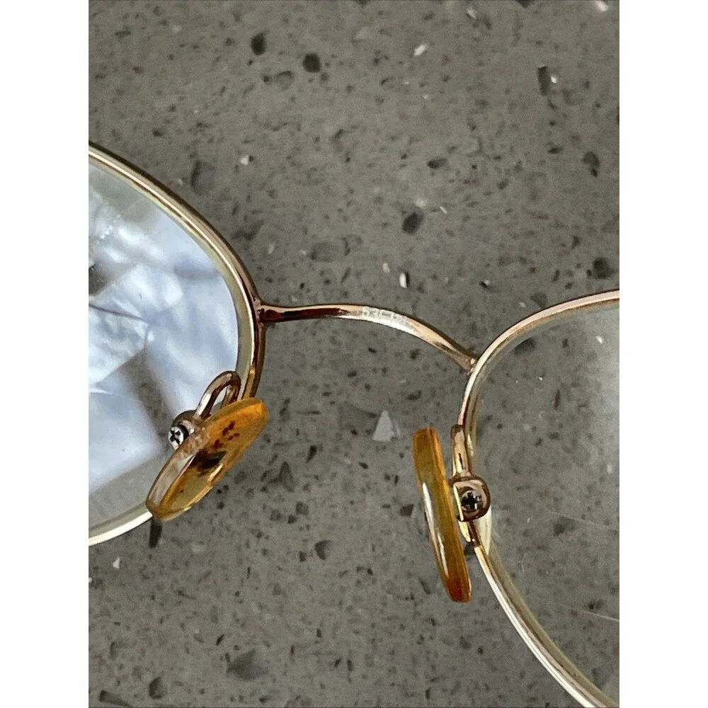 Elizabeth Arden this frames